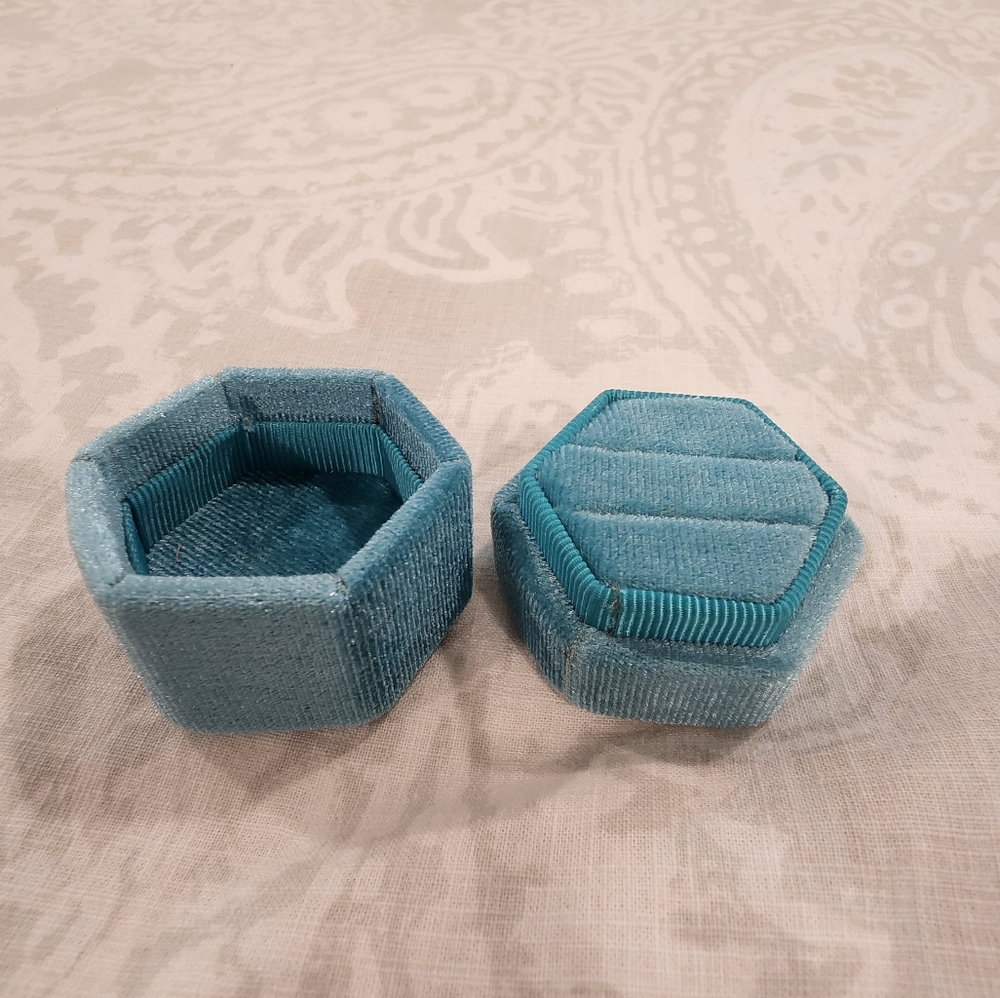 Turquoise Velvet Ring box